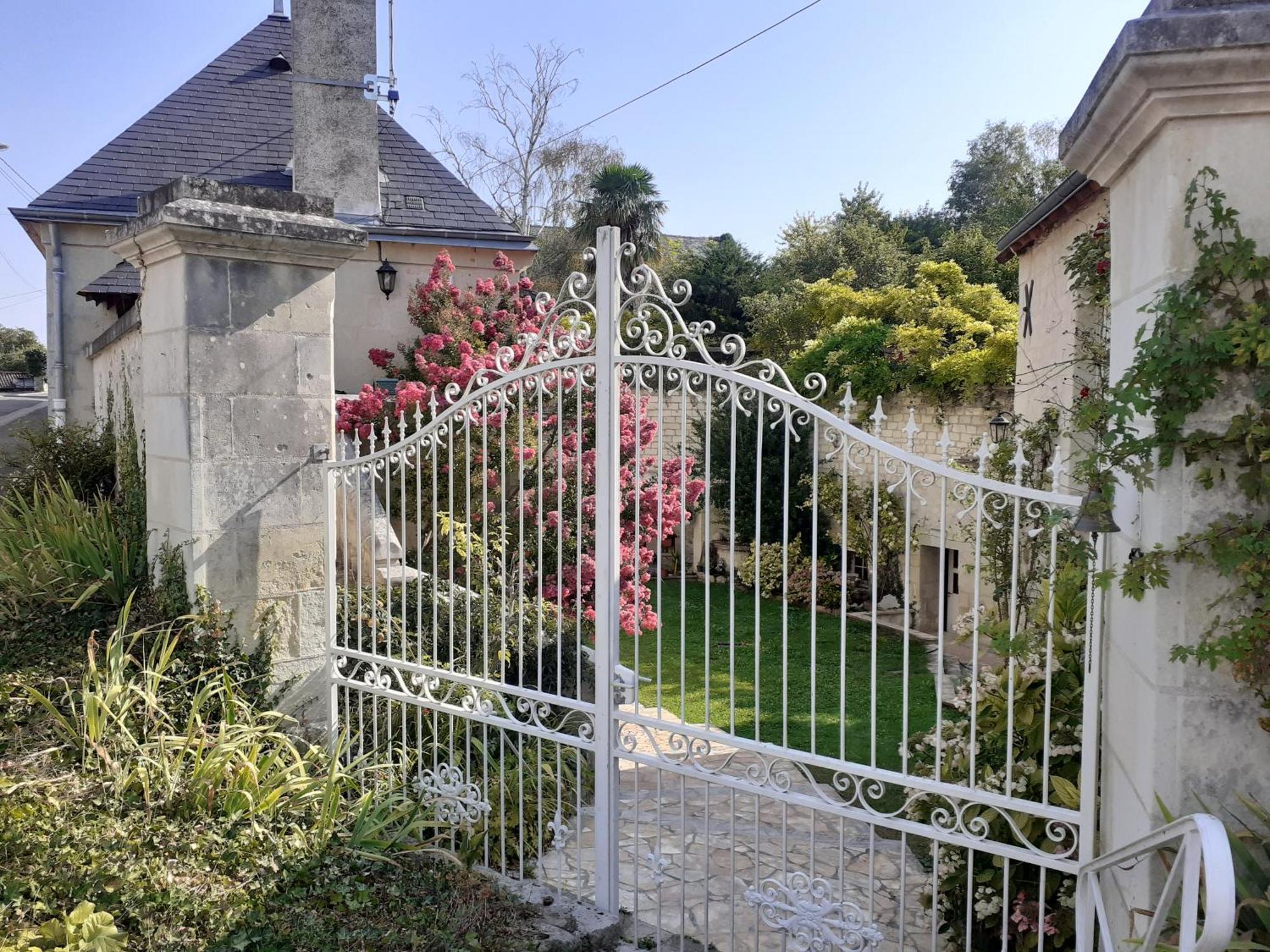 Esprit Troglo Villa Beaumont-en-Véron Buitenkant foto